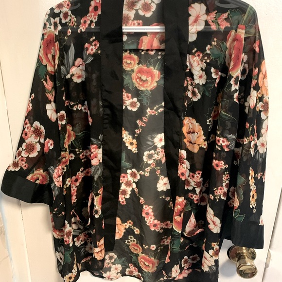 Guess kimono with front pockets - Picture 1 of 3